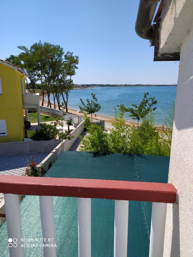 Apartman Joy Nin Exterior photo