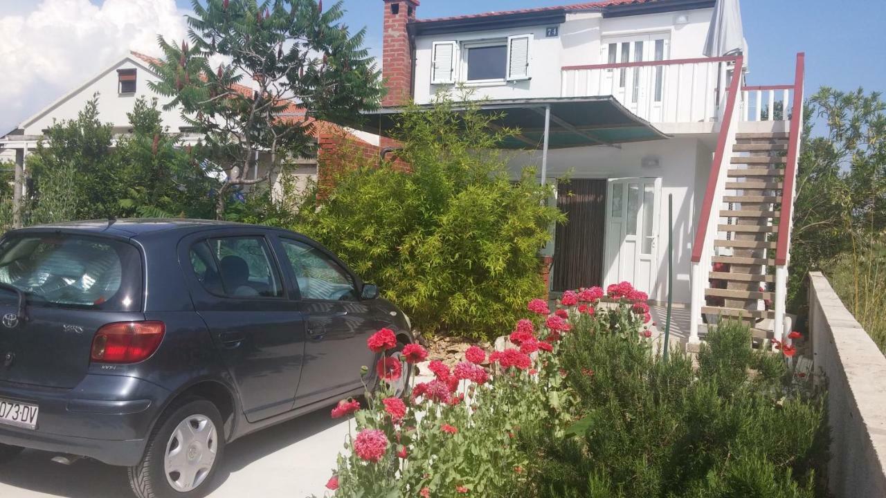 Apartman Joy Nin Exterior photo