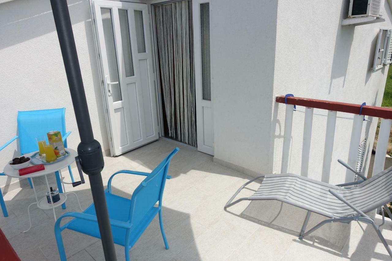 Apartman Joy Nin Exterior photo